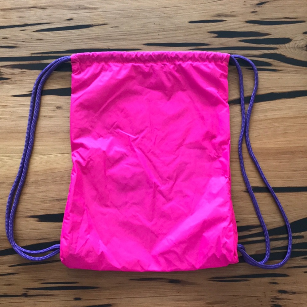Nike Drawstring Bag - Picture 2 of 3